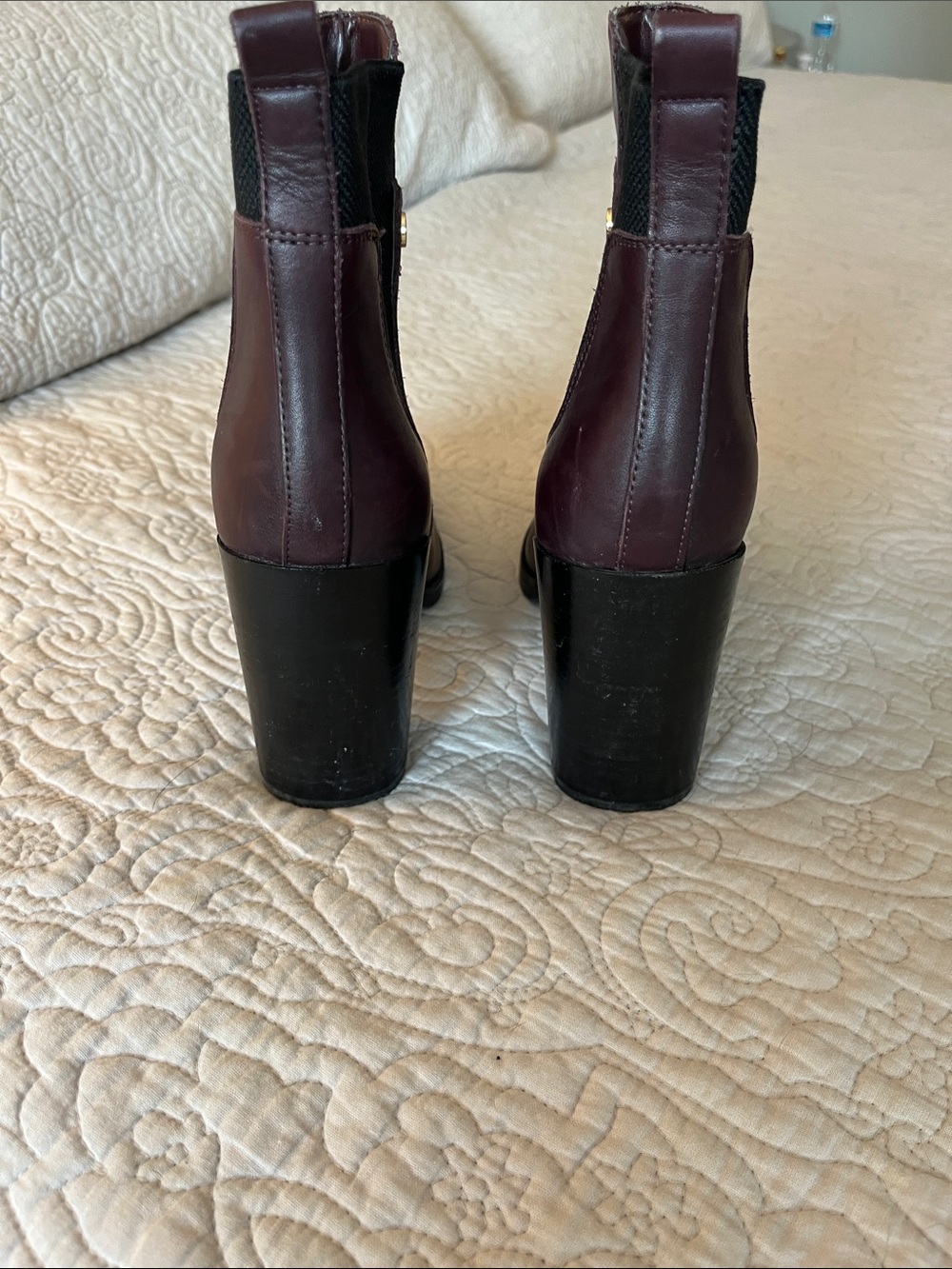 Tommy Hilfiger Burgundy Leather Block Heel Ankle Booties - Picture 3 of 5
